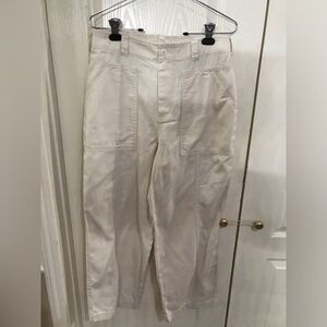 Cream baggy jean, back elastic waist, great from pockets, NWT